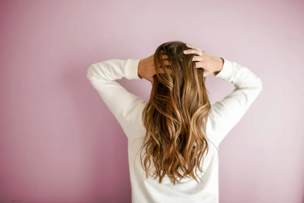 Long wavy hair, shown in the shade you choose